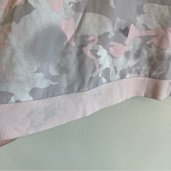 Adidas originals Camo pink Sweater Small - Picture 5 of 11